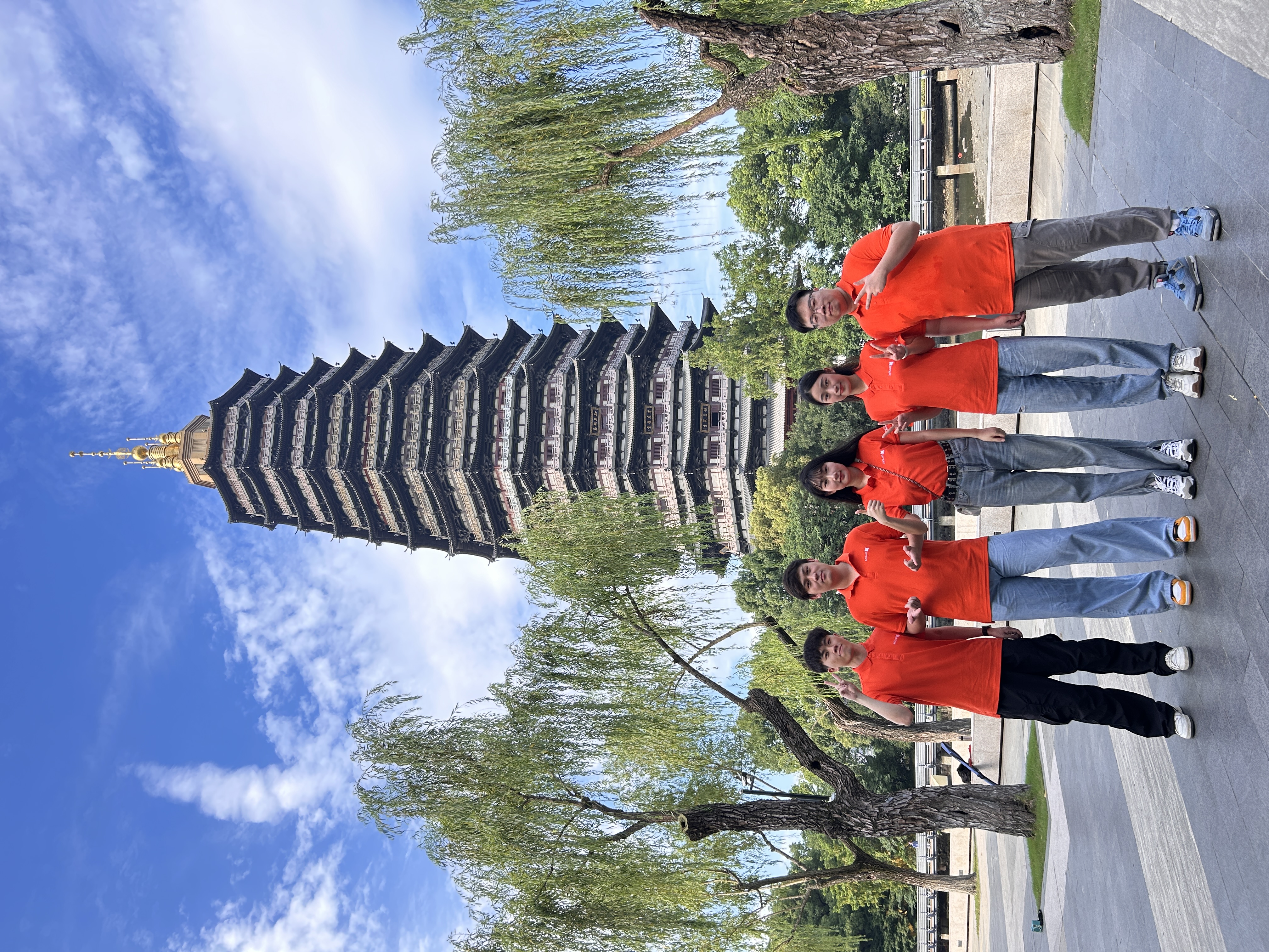 團(tuán)建活動-李俊輝組2.jpg 團(tuán)建活動-李俊輝組2.jpg